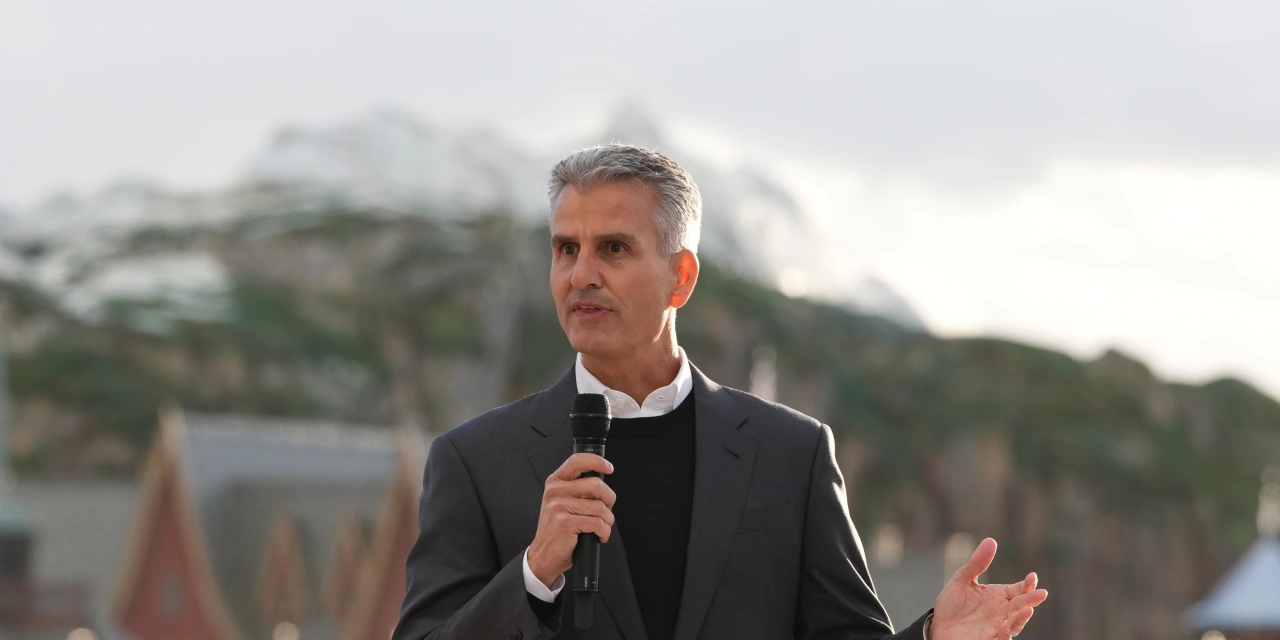 New Disney CEO Gives Vision for Company as Revenue Rises