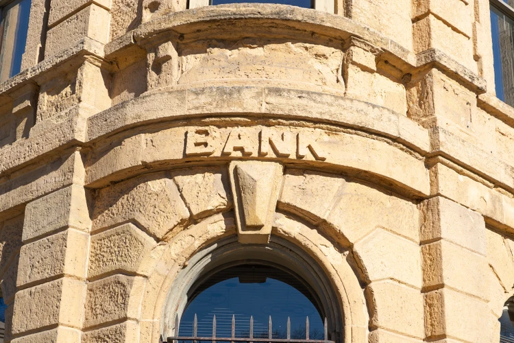 BOK Financial estimates higher net interest income, revenue in 2025