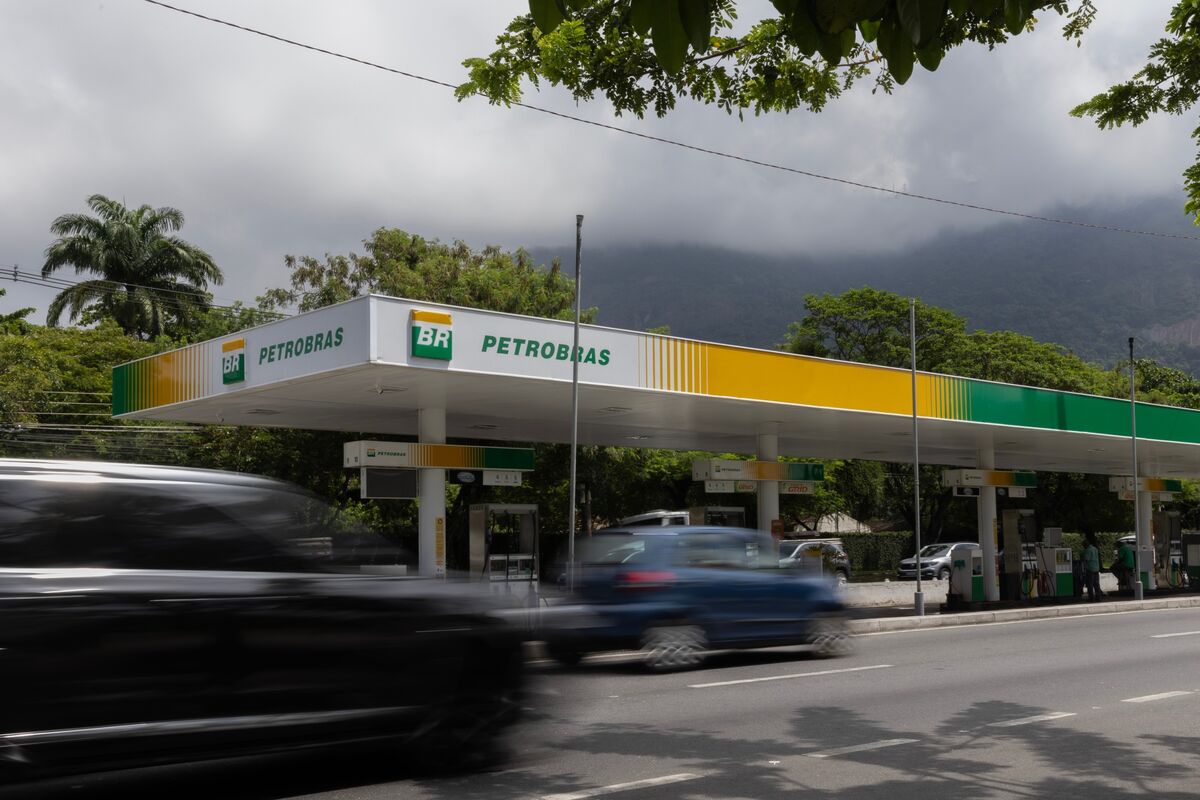 Petrobras Should Work to Boost Gas Supply, Brazil's Silveira Says - Bloomberg