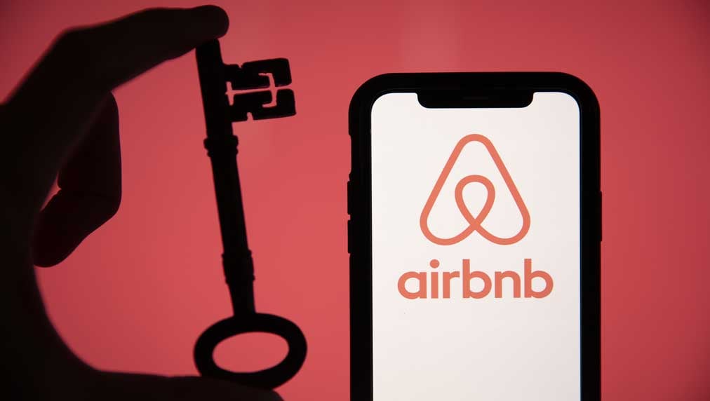 Airbnb And Expedia Stocks Fall After Q1 Results. Here's How The Travel Sites Fared.