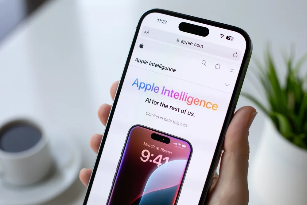 Apple's iPhone 17 Air to Usher in New Era of Slimmer, Portless Models