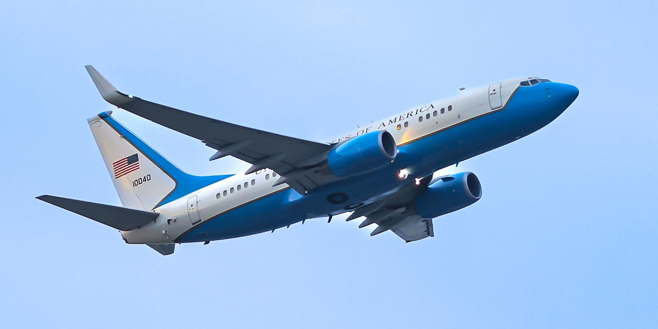 AAR to Pay $1.8 Billion for Stake in Aircraft-Maintenance Company