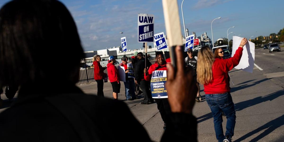 Tesla Is a Winner From the UAW Strike, But Not the Biggest. 2 Other Stocks to Watch.