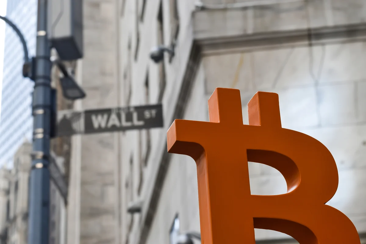 Dow Climbs 0.9% to Close Out a Week It Would Rather Forget