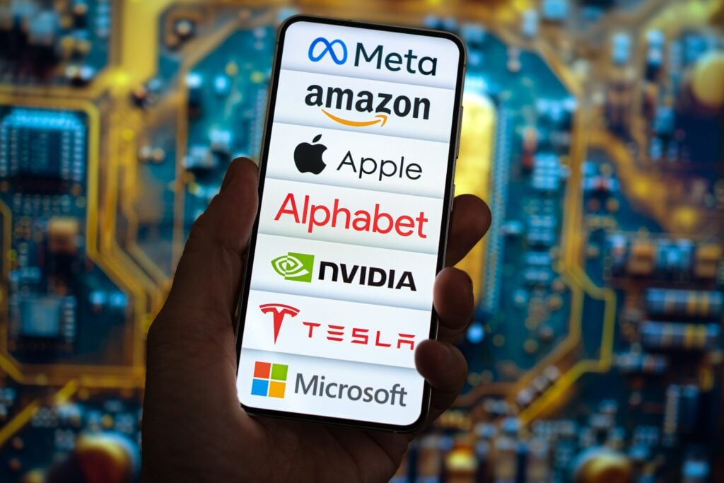 Congressman Sells Apple Two Weeks Before CEO Change, Buys Another Magnificent Seven Stock