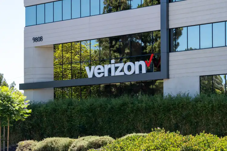 Verizon slips as Q1 earnings top estimates - Seeking Alpha