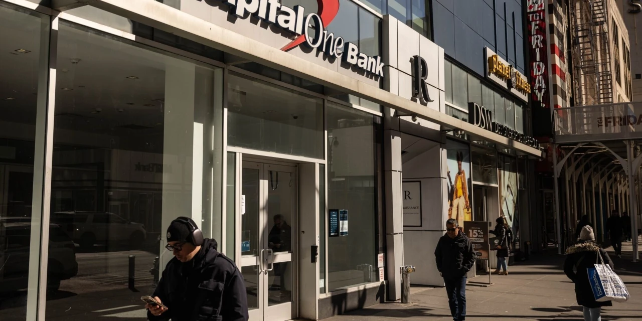 Capital One Debit-Card Users Aren’t All Happy After the Switch to Discover