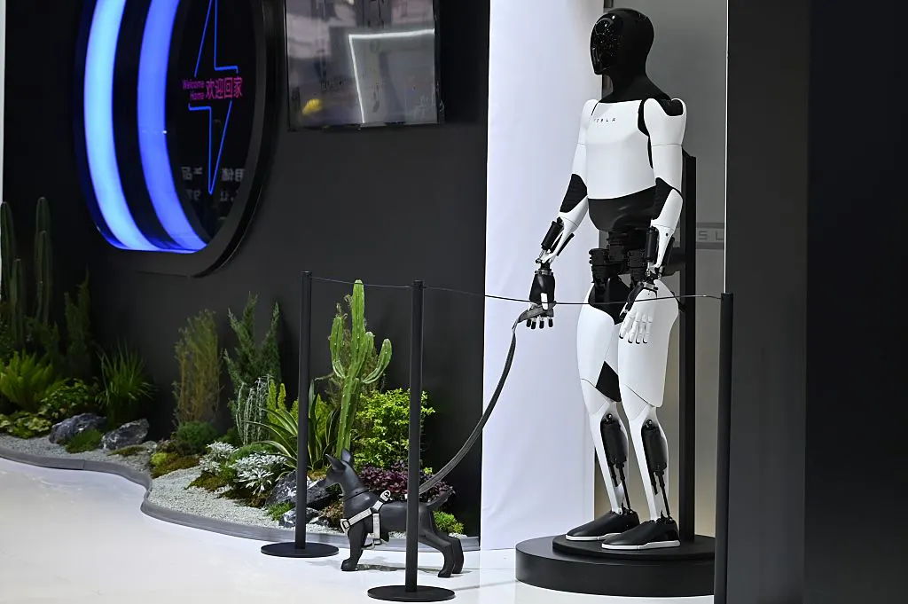 Musk wants Tesla’s Optimus to get in and out of the Cybercab to deliver packages