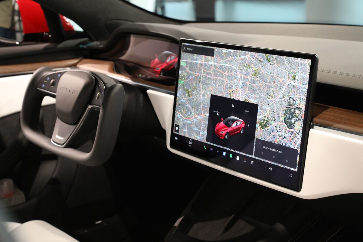 Tesla Autopilot Crashes Lead to Probe Over Adequacy of Recall - Bloomberg