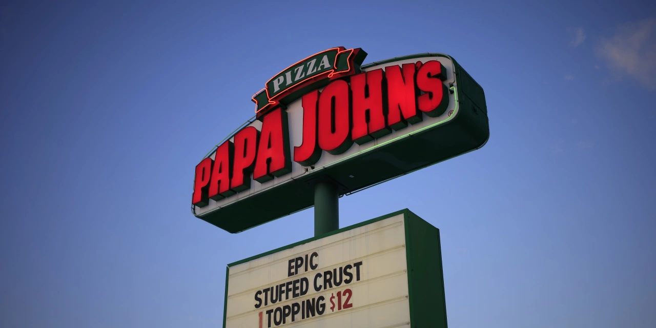 Papa John’s Touts Turnaround Plan but Stays 'Open-Minded'