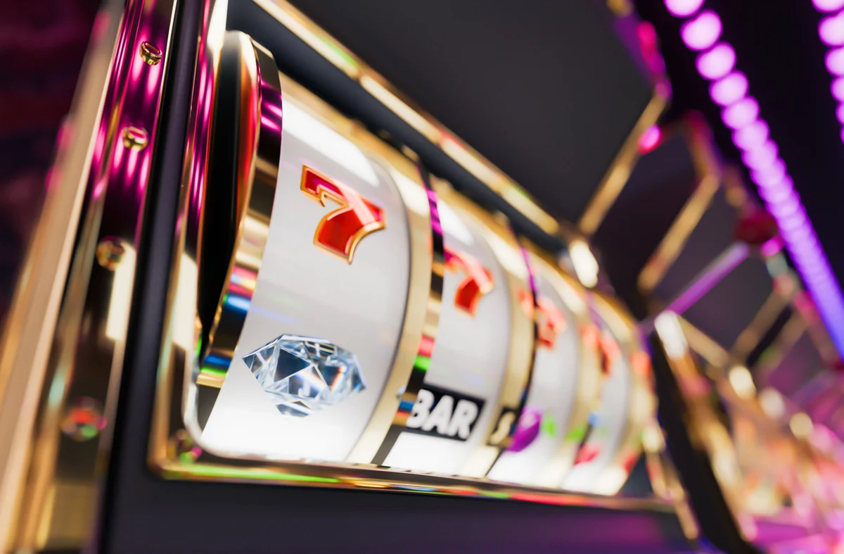 Broadcom CEO Hock Tan Echoes Warren Buffett in Warning About "Casino"-Like Investing