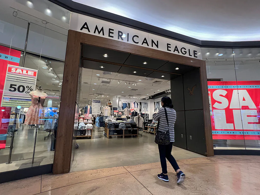 American Eagle tumbles after warning of soft Q1 demand and yanking its full-year guidance