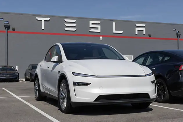 Tesla regains majority of U.S. EV market as rivals retreat: WSJ