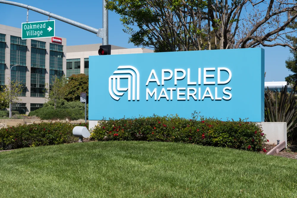 Chip Equipment Maker Applied Materials Stock Is Up Over 9% YTD Even As Charts Point To Bearish Patterns: Here's What Investors Should Look At