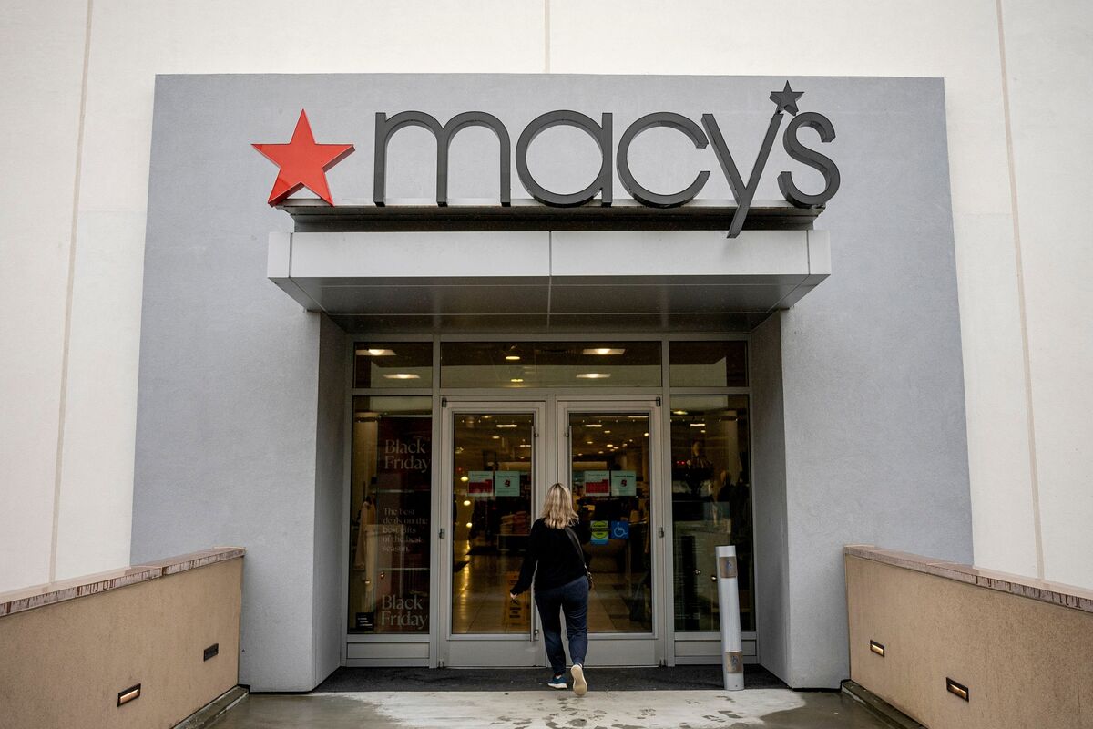 Macy’s Says Users of New AI Chatbot Spend About 400% More Online