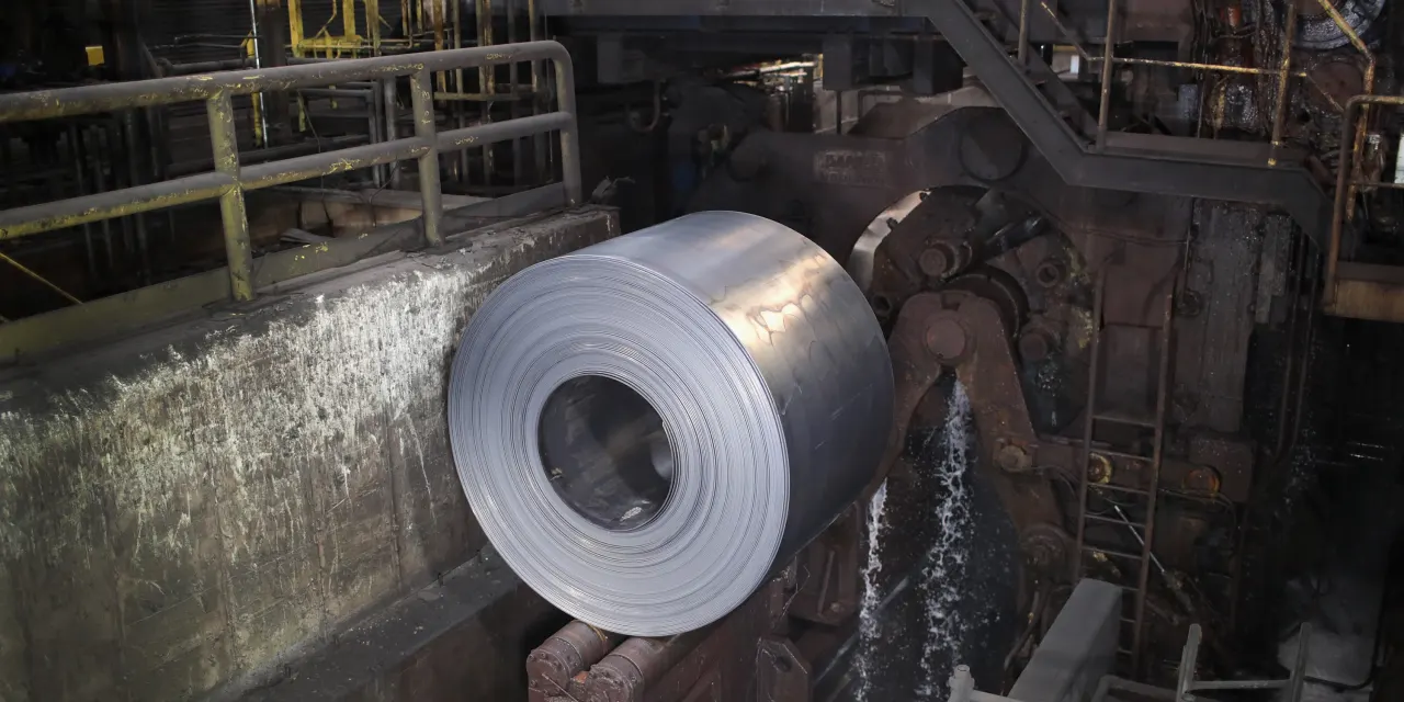 Steel Dynamics Falls on Earnings Beat. It Still Offers Hope for the Sector in 2026.