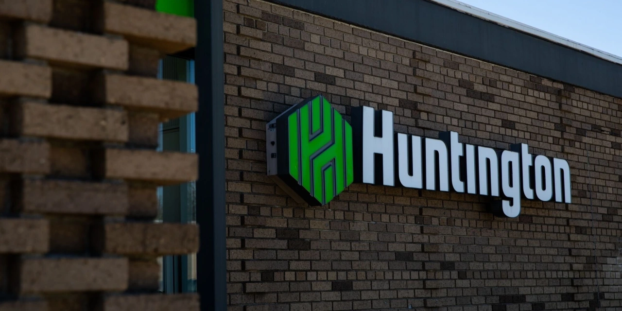 Huntington Reaches $7.4 Billion Deal to Buy Cadence Bank