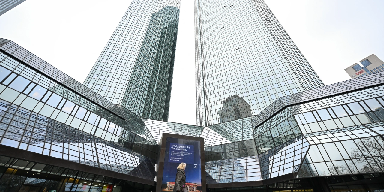 Deutsche Bank on Track to Reach 2026 Goals After Earnings, Revenue Rise