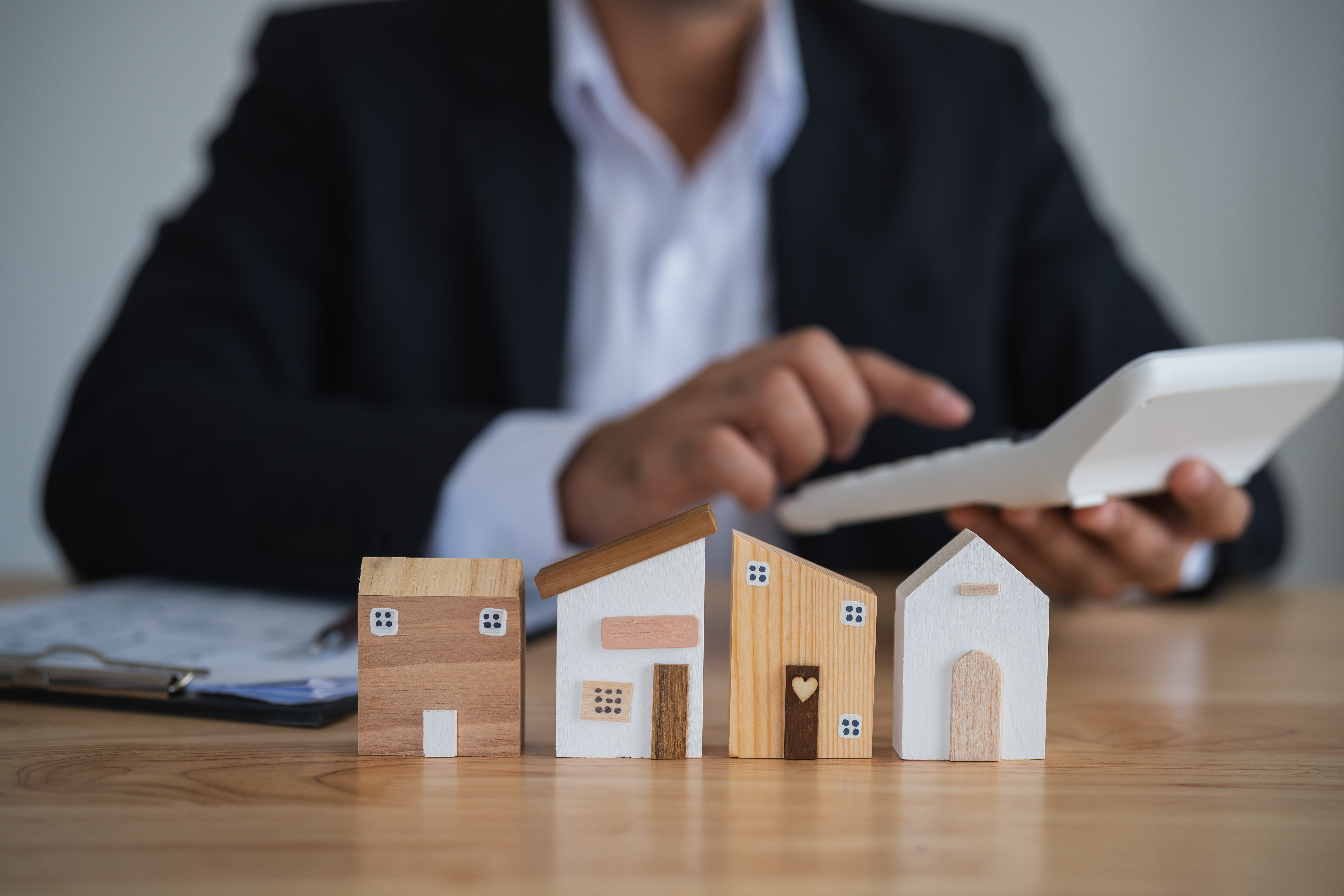 Better Dividend Stock: Annaly Capital vs. Realty Income