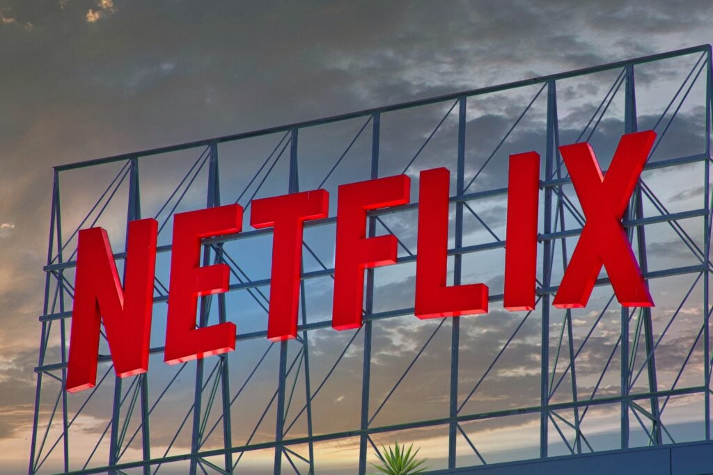 Netflix Viewer Trends 'Look Worrying': Wells Fargo Slashes Target on Stock
