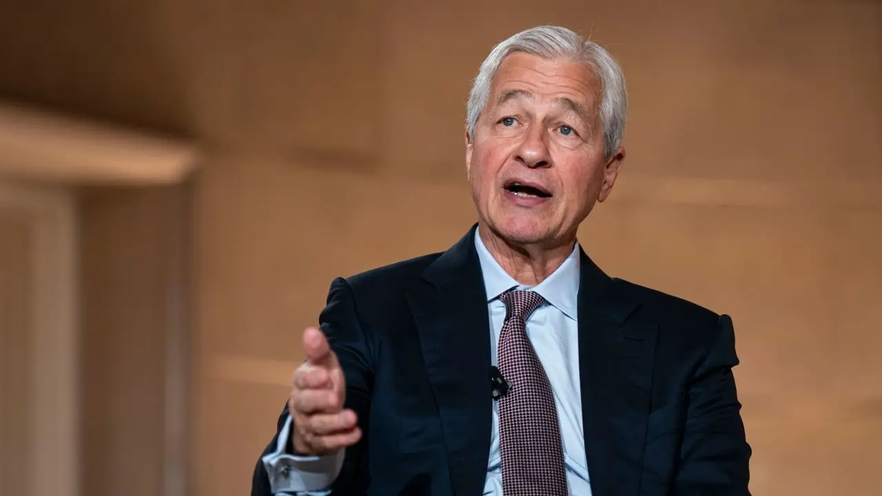 Jamie Dimon warns of pre-financial crisis parallels, says some people doing ‘dumb things’