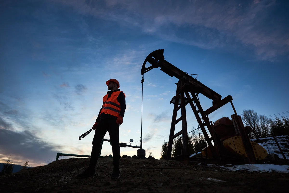 Shell's CEO Says the Oil Market Is Short 1 Billion Barrels and Getting Worse. Here's What Investors Should Do Now.