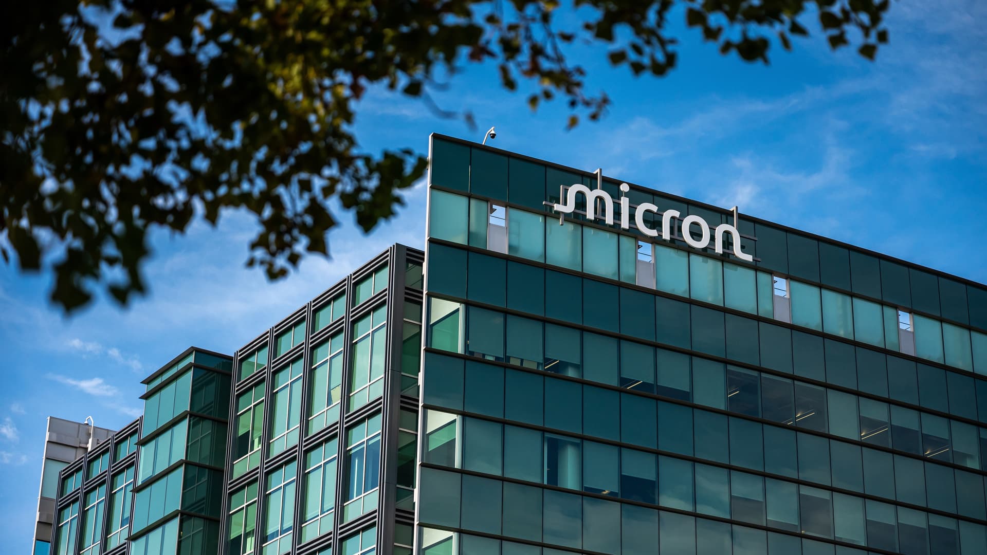 Micron forecasts surging revenue as computer memory demand for AI remains high