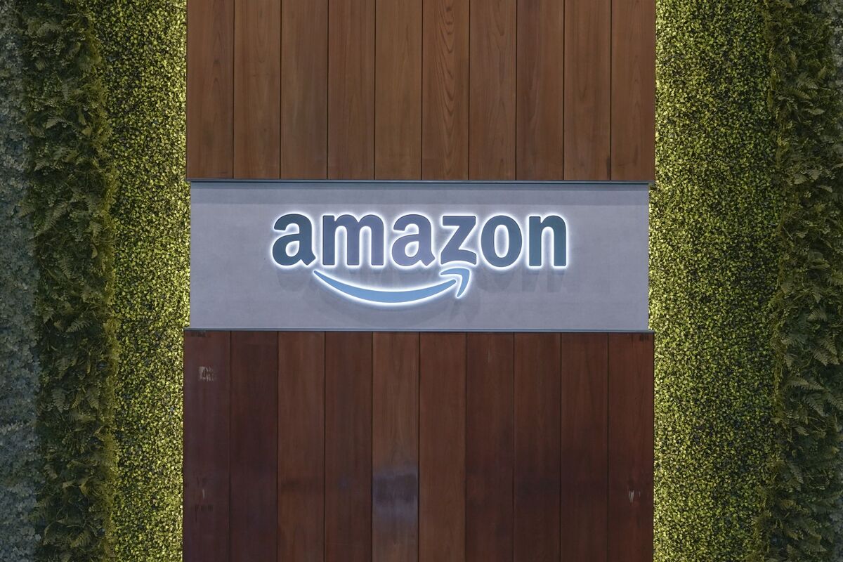 Amazon Seeks $12 Billion From First US Bond Sale Since 2022