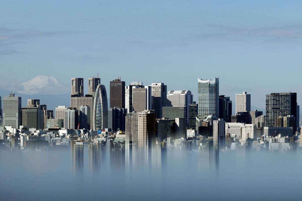 Berkshire Hathaway Plans Yen Bond Amid Global Debt Binge