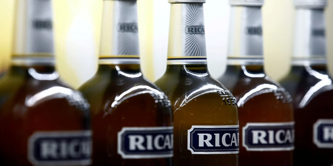 Pernod Ricard Shares Pare Losses as Investors Warm to Mooted Brown-Forman Tie-Up