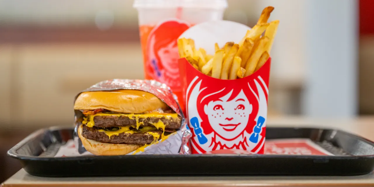 Trian Says It Can Revive Wendy’s. Nelson Peltz Offers $1.4 Billion for the Fast-Food Chain.