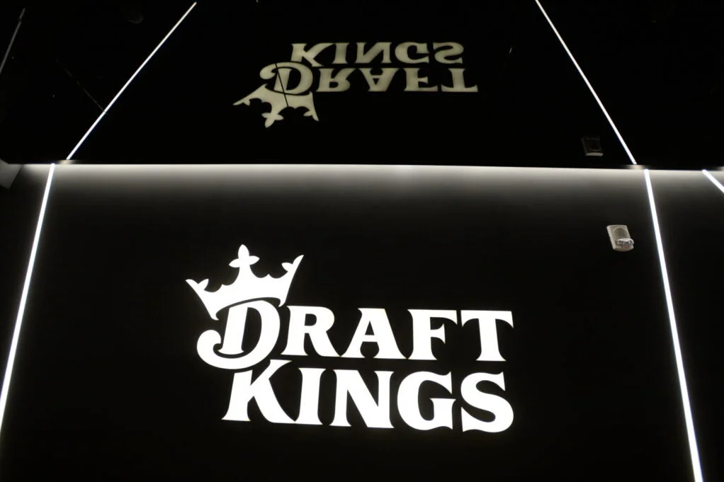 DraftKings Q4 Earnings: Revenue Miss, EPS Beat, Monthly Uniques Up 36% YoY, Raised Guidance And More