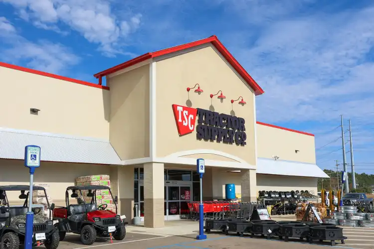 Tractor Supply shares continue to climb as management's upbeat outlook inspires investors