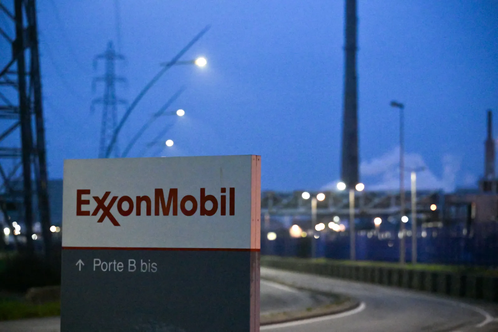 Exxon Mobil slides after reporting Q3 earnings