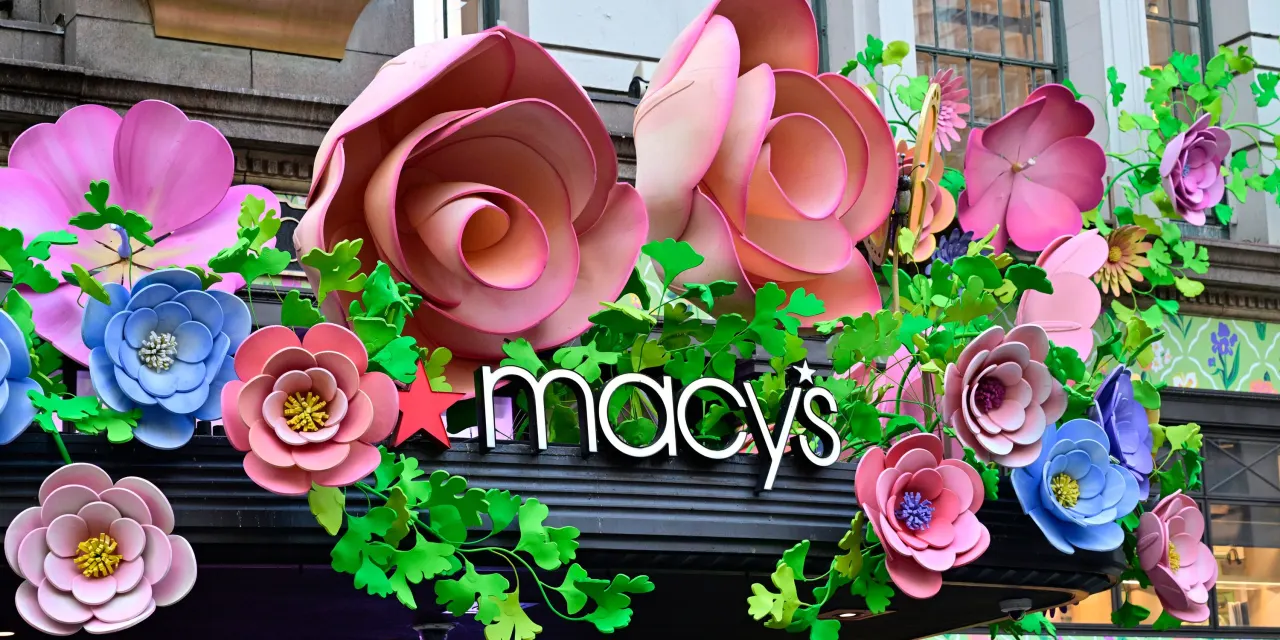 Berkshire Bought Macy’s Stock. Why Buffett May Be Behind the Buy.