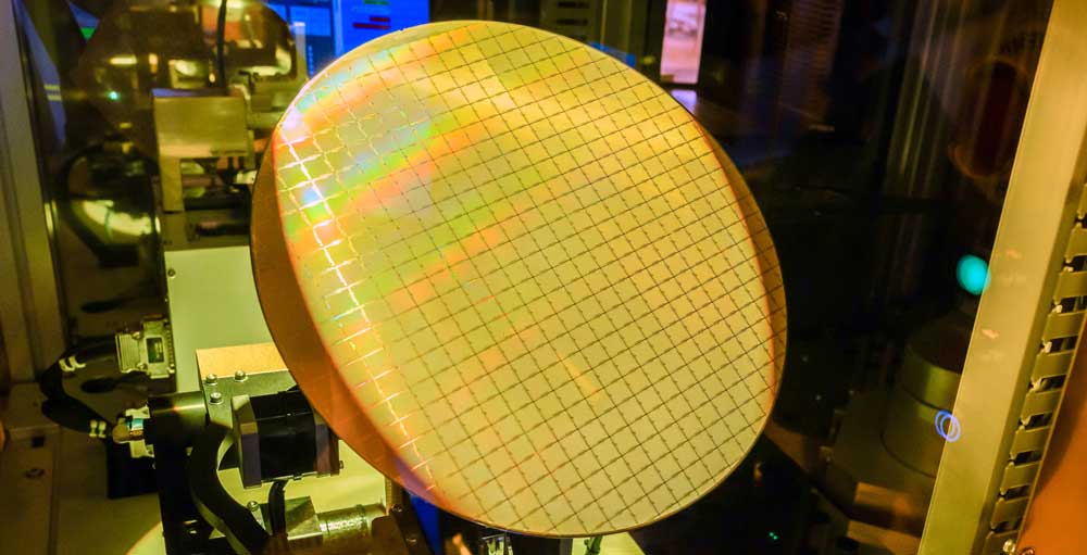 Chip Stocks Tumble Despite Solid Earnings Reports