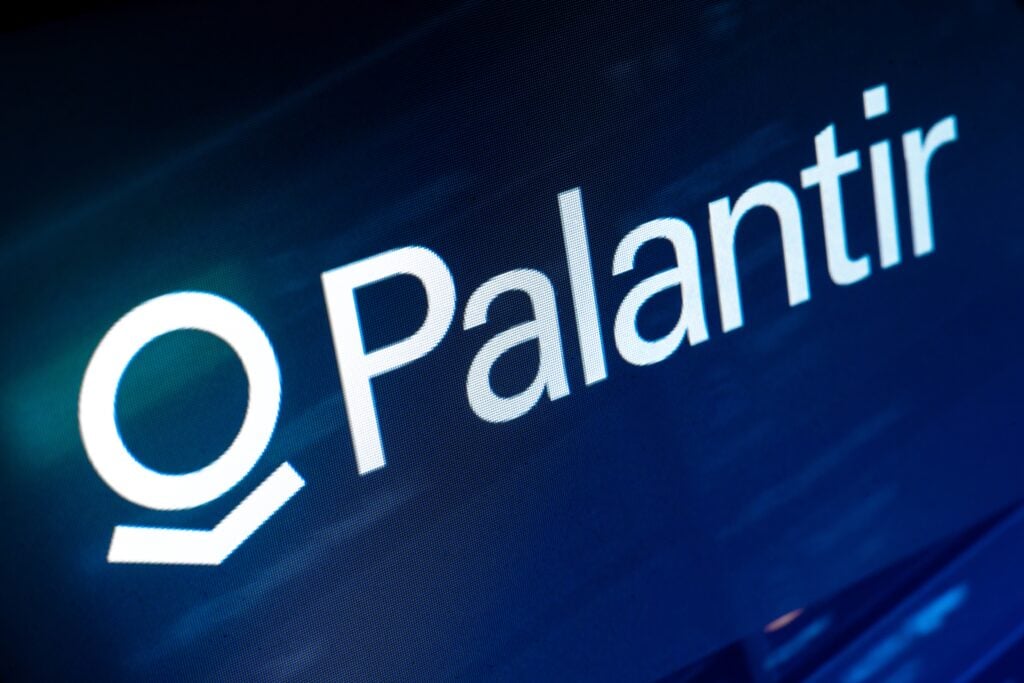 What’s Bugging Palantir’s Stock? Analyst Says Google’s New AI Tools for Government