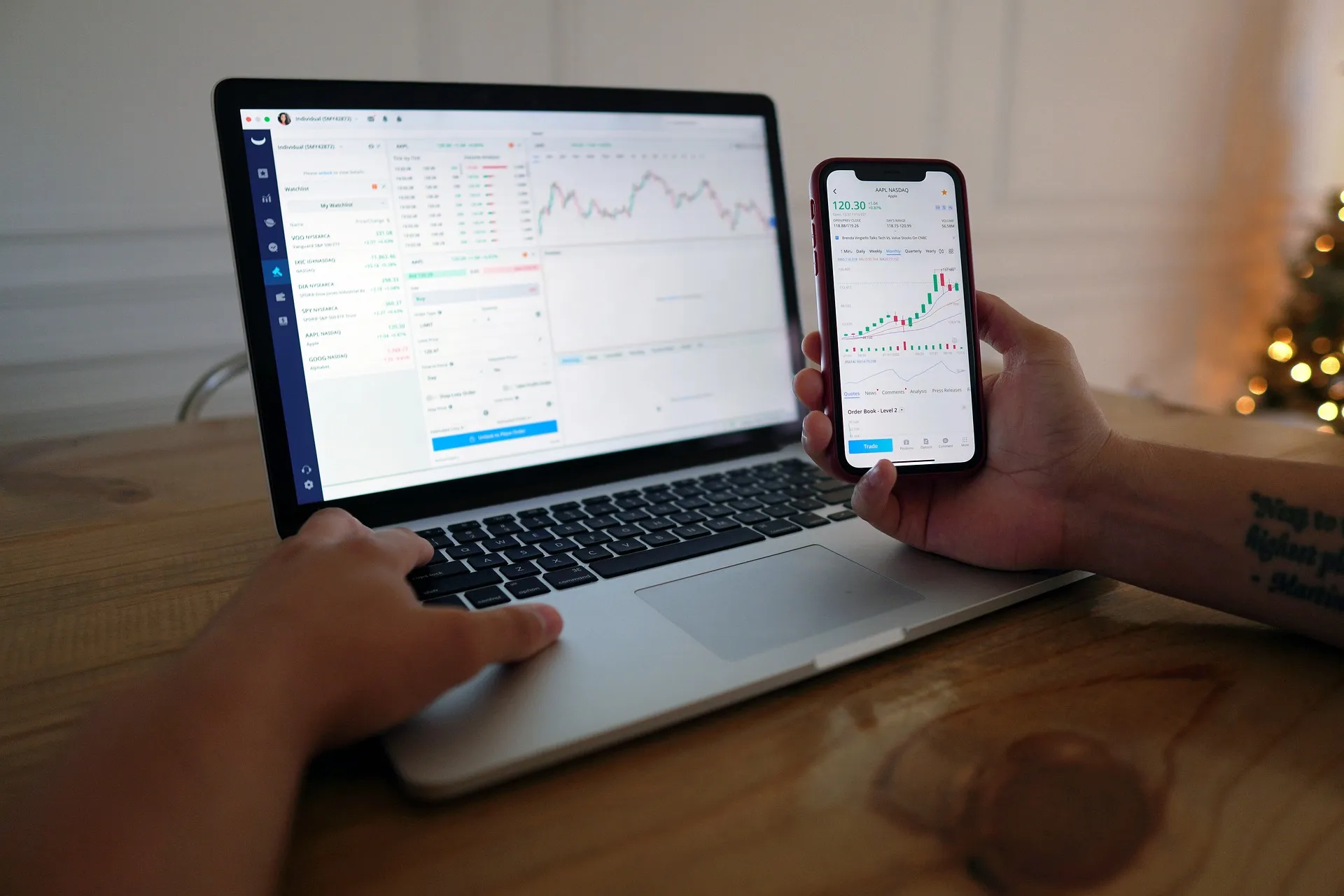 XRP Holds $1 Support As Wallet Growth Hits Three-Month High