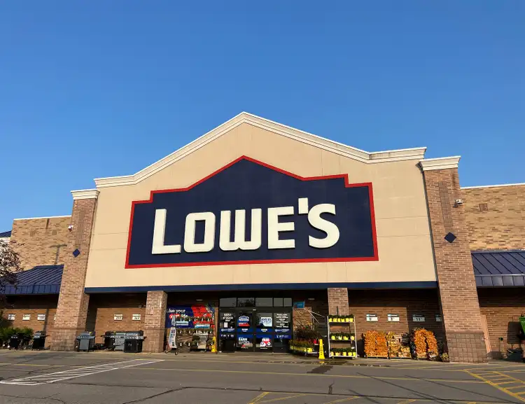 Synchrony Financial to buy Lowe's commercial credit card portfolio