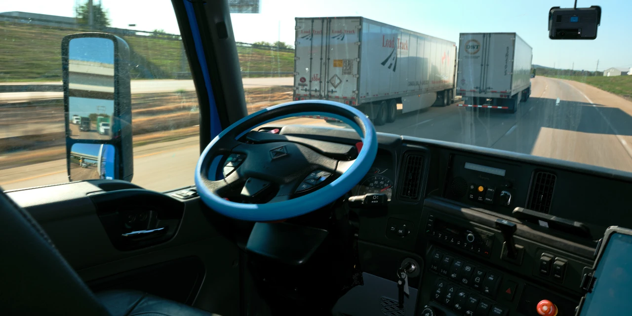 The Most Polite Trucker in America Is a Driverless 18-Wheeler