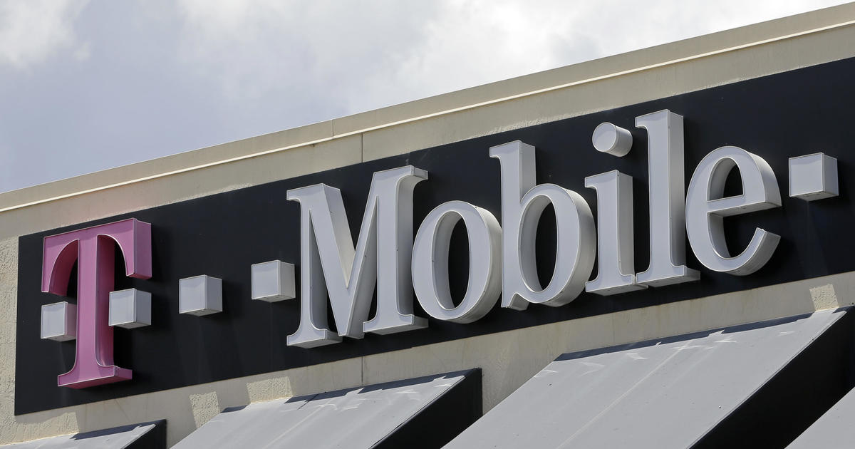 Suspects rob $80,000 worth of cell phones from T-Mobile store - CBS Philly