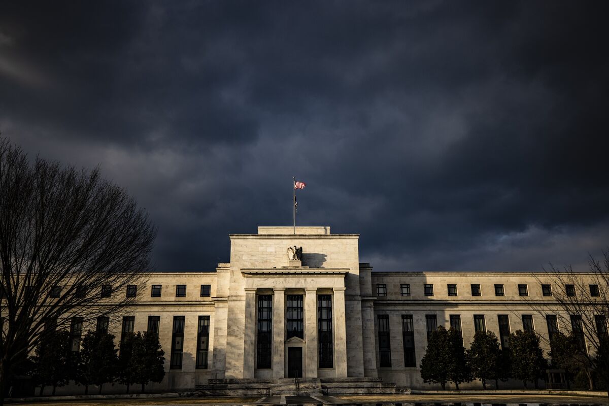 Fed May Not Cut Interest Rates at All This Year, JPMorgan's Daniel Pinto Says - Bloomberg