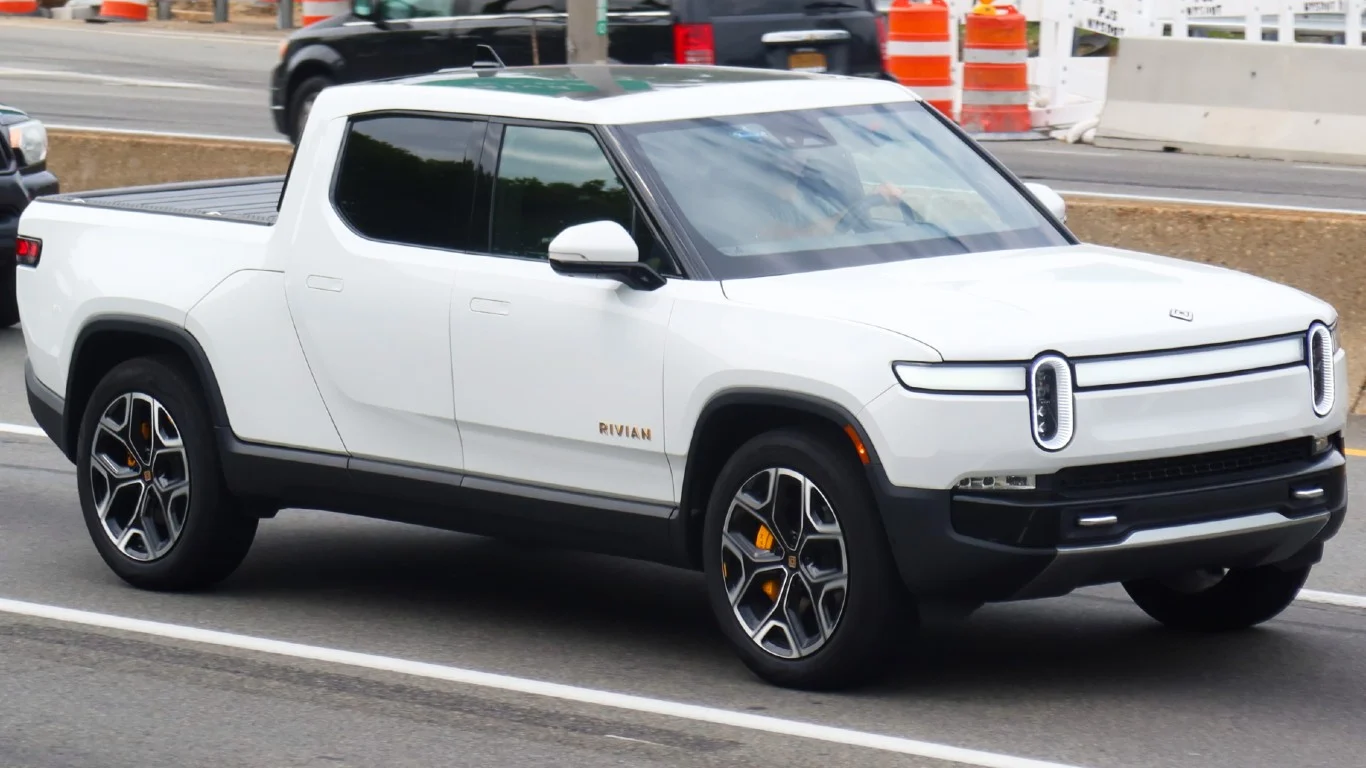 Tesla Climbs 3%, Rivian Jumps 4%: Why Are These EV Stocks Outperforming Ford and General Motors Today?
