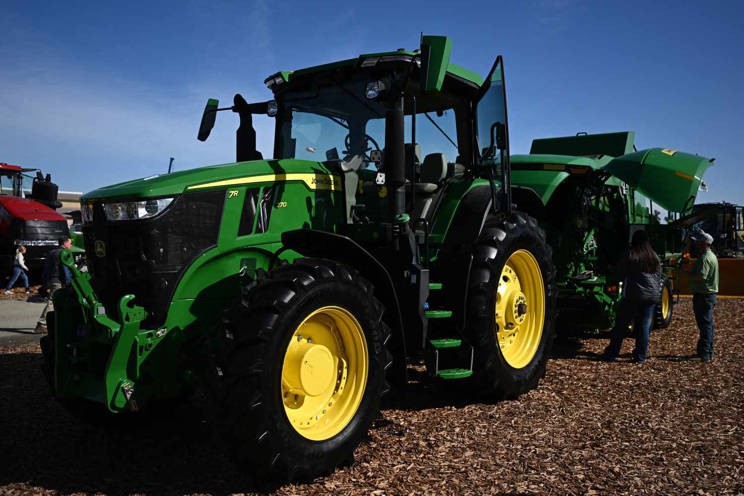 Deere Not Out of the Woods Yet. Here's Why the Stock is Falling Today.