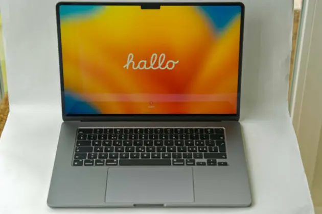 Apple in 'active testing,' nearing production of low-cost MacBook: report