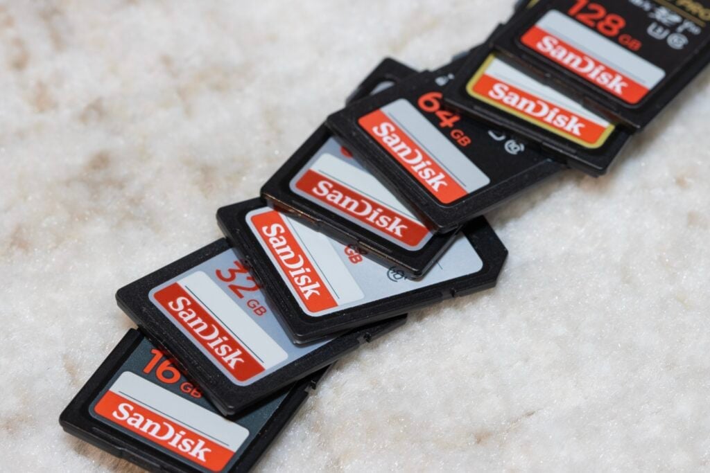 Micron, SanDisk Lag Tech Rally as China Grabs Memory Market Share