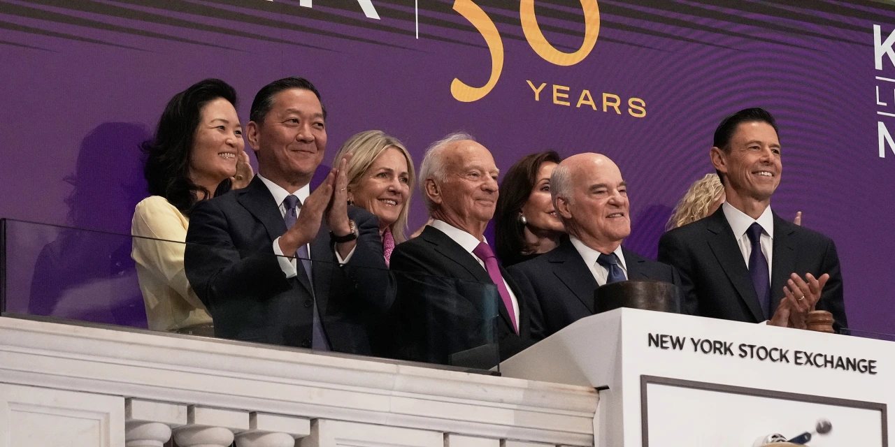 Investment Giants Shake Off Upheaval in Private-Credit Industry