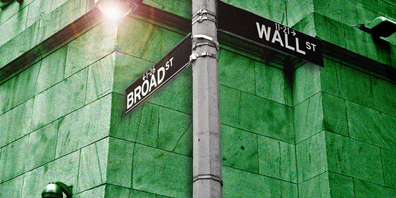 These fast-growing ETFs aim for yields as high as 17.5%. But here’s the catch.