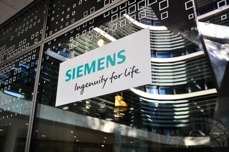 KPS Capital leads bidding for €3B Siemens large motors unit - Bloomberg
