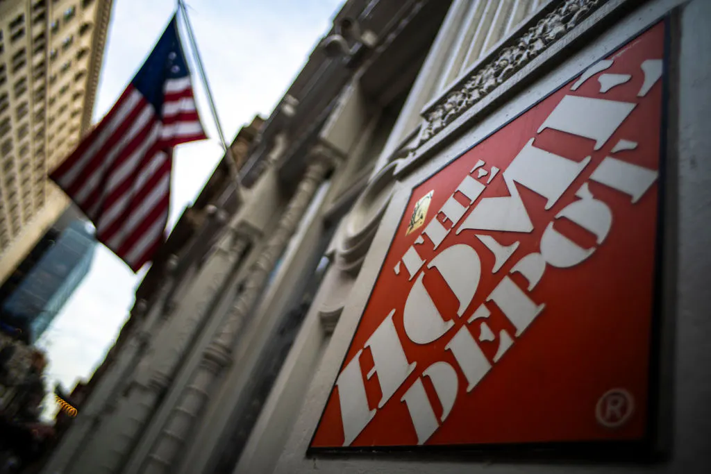 Trump to meet with retail chiefs as trade war threatens to unravel the industry’s supply chain